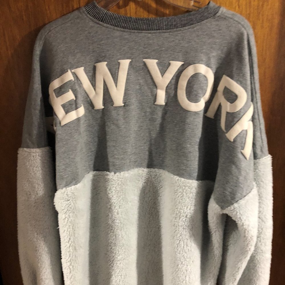 Sweat Shirt